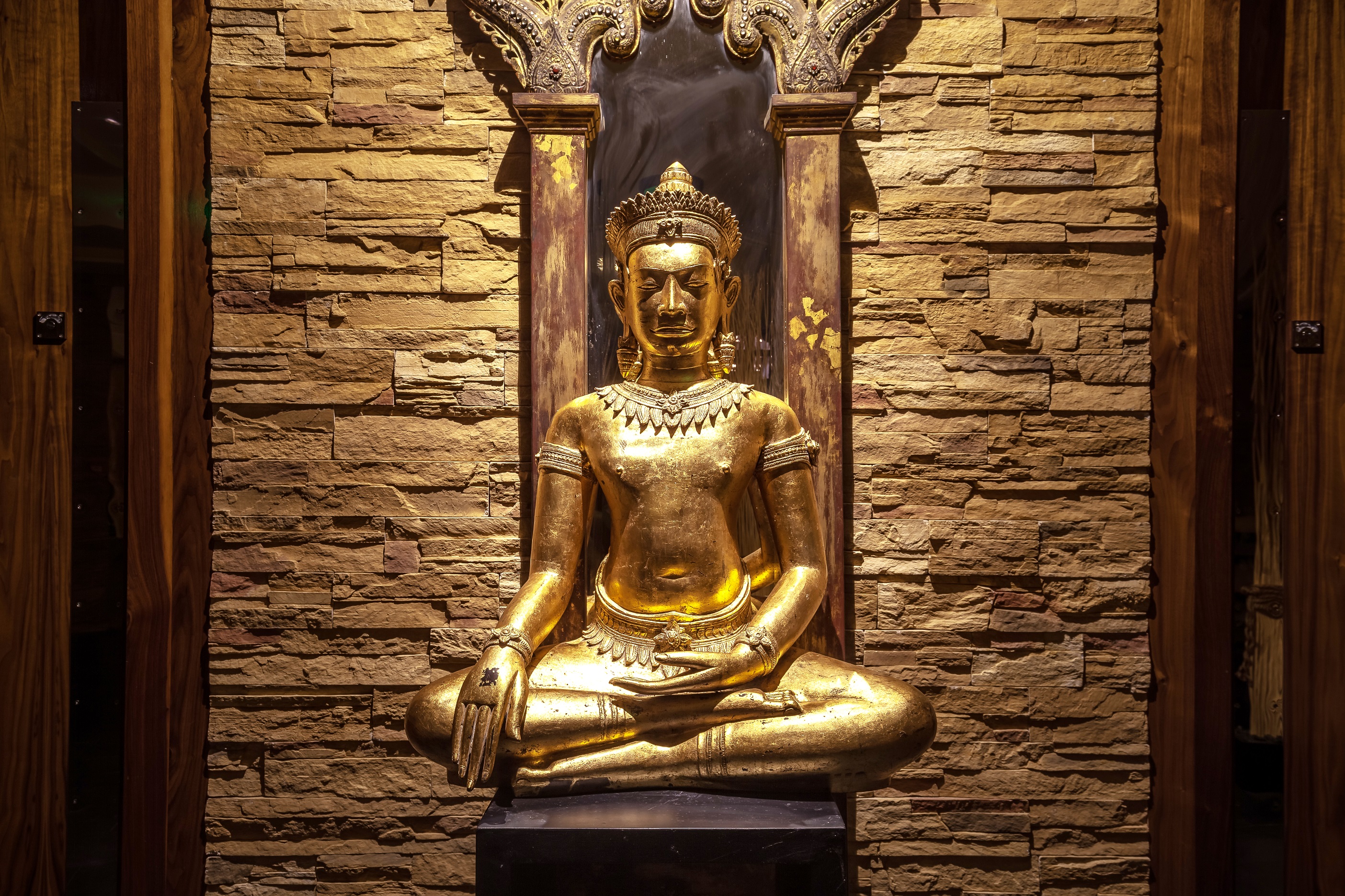 Thai Sq Spa Buddha