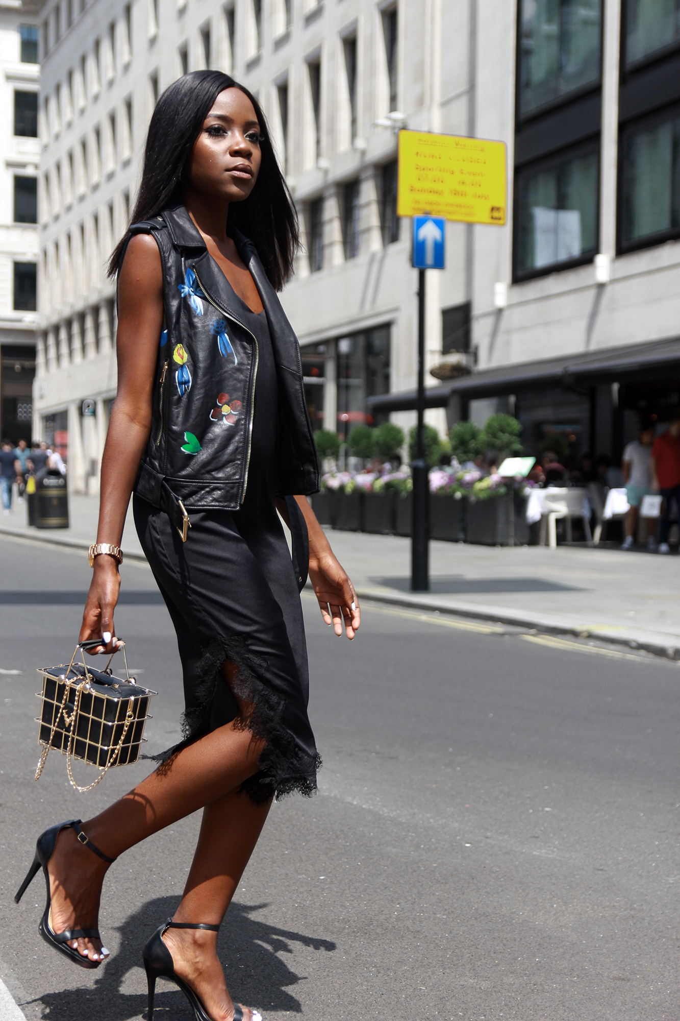 All black summer city outfit featuring a sleeveless jacket by Silvian Heach.