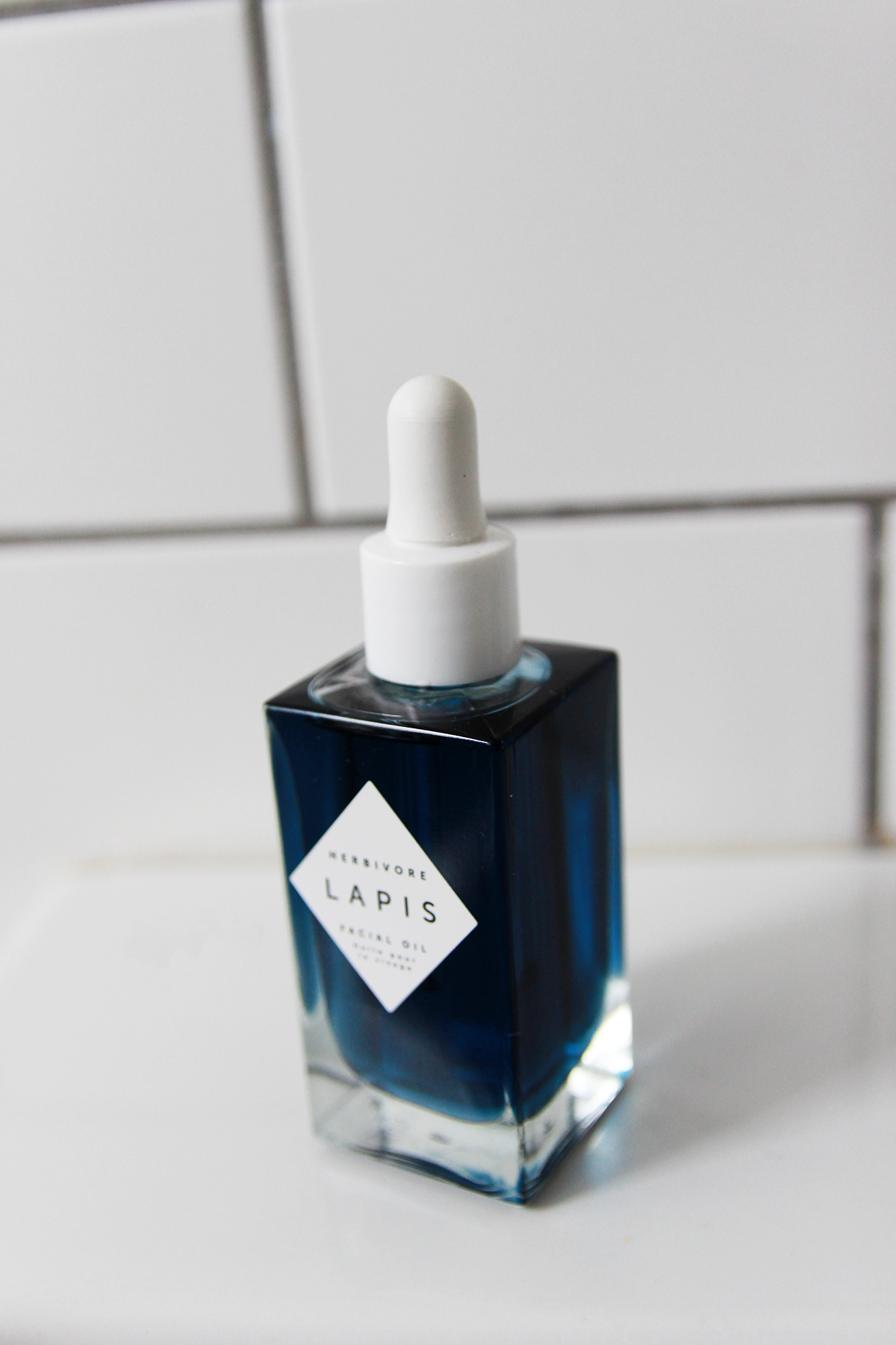 herbivore lapis facial oil for oily skin