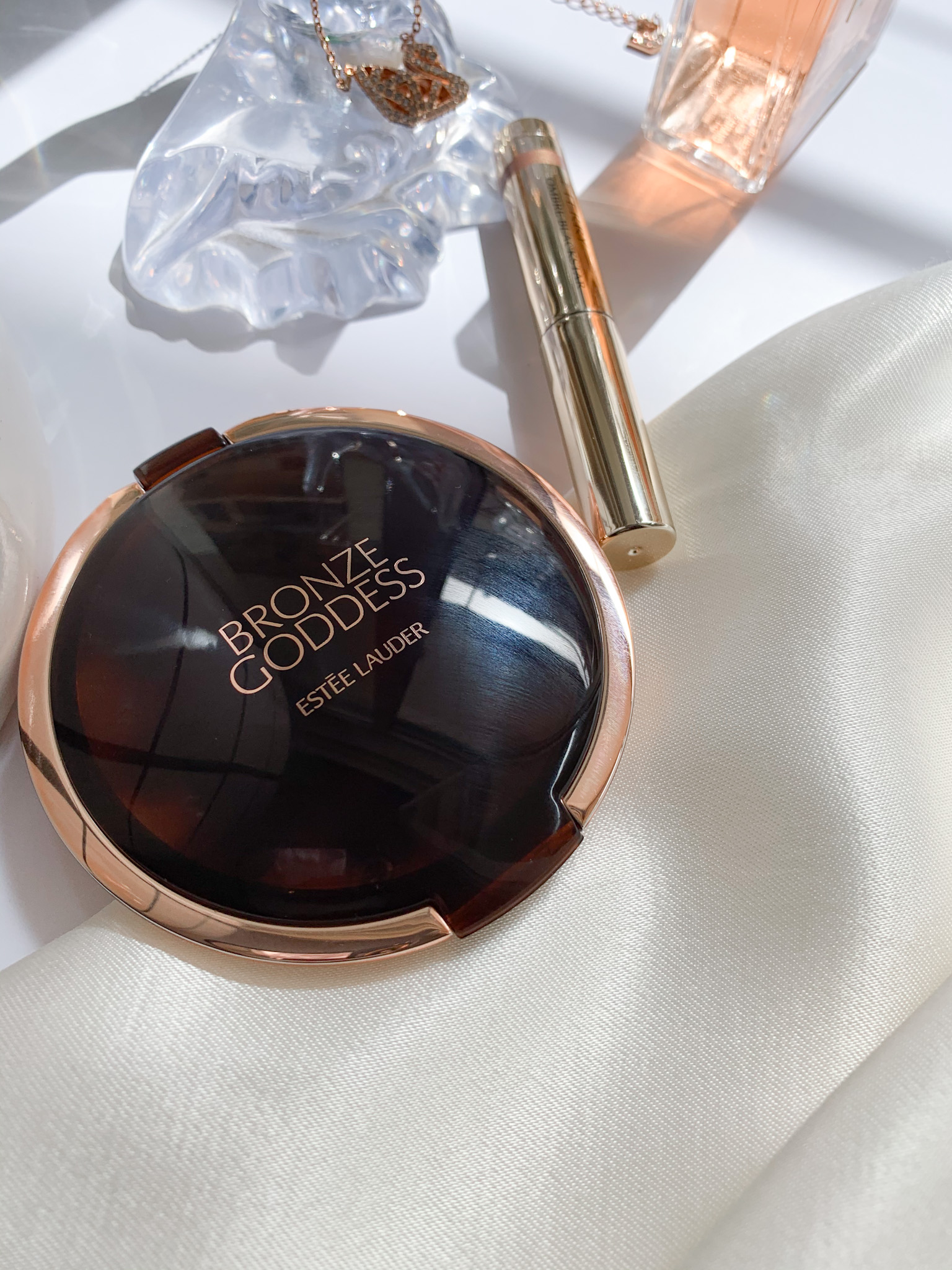 estee-lauder-bronze-goddess-highlighter-powder-gelee-modern-mercury